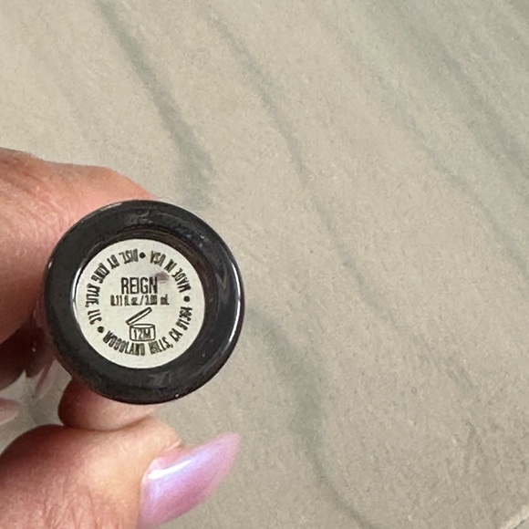 Kylie Metal Matte Lipstick color / REIGN - Picture 3 of 4